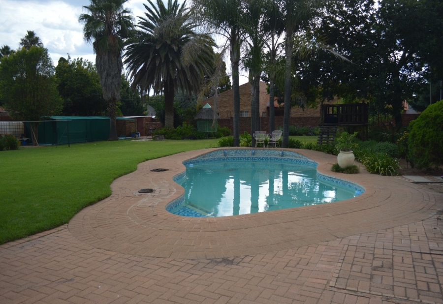 4 Bedroom Property for Sale in Flimieda North West